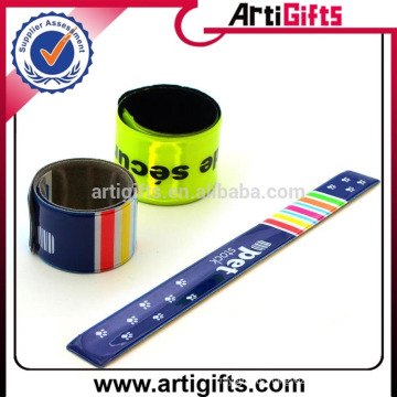 Factory direct supply reflective plastic snap bracelet